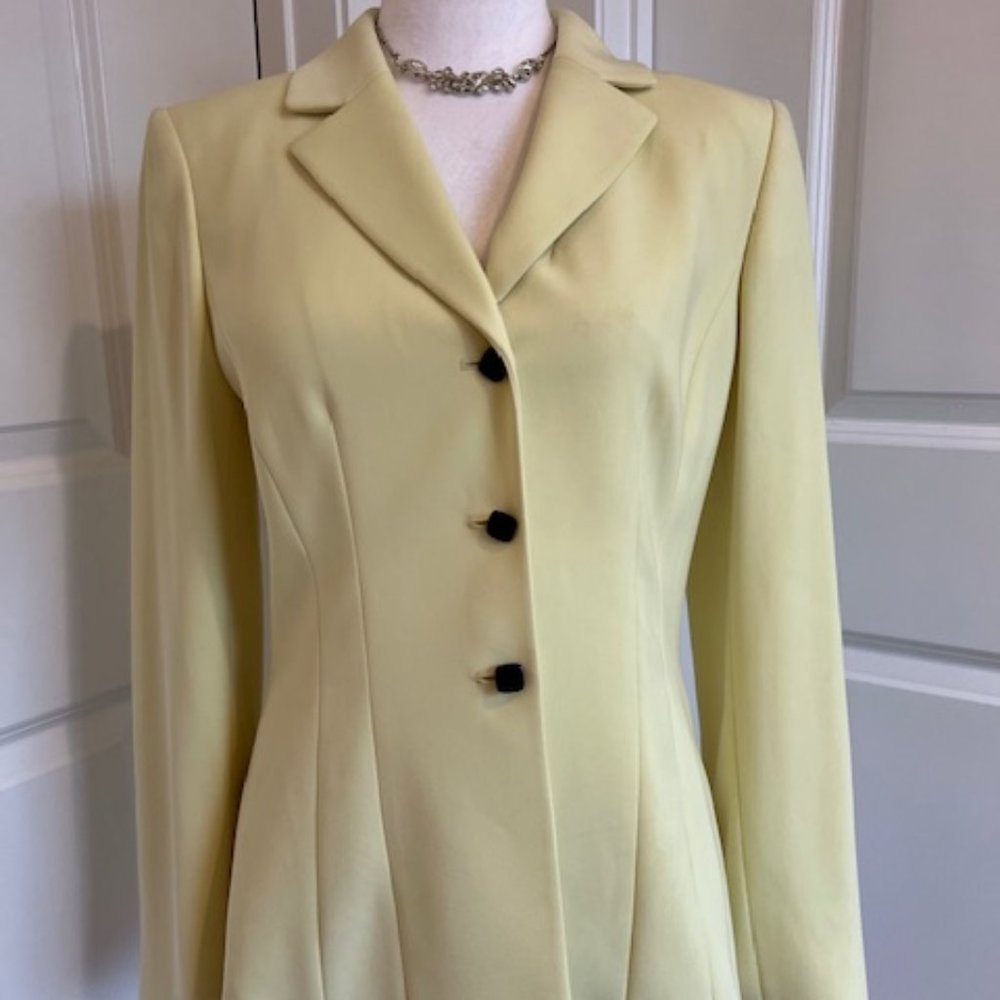 STRESA PANT SUIT YELLOW TOP BLACK PANTS - SIZE 4